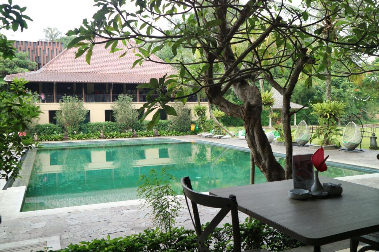 Amanuba Hotel & Resort Rancamaya Bogor Exteriör bild