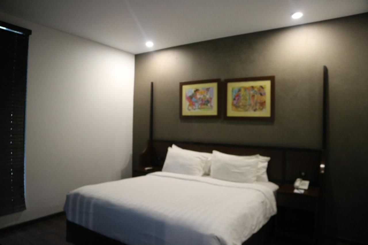 Amanuba Hotel & Resort Rancamaya Bogor Exteriör bild
