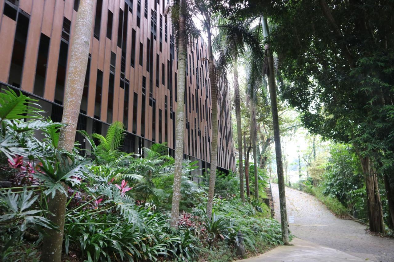 Amanuba Hotel & Resort Rancamaya Bogor Exteriör bild