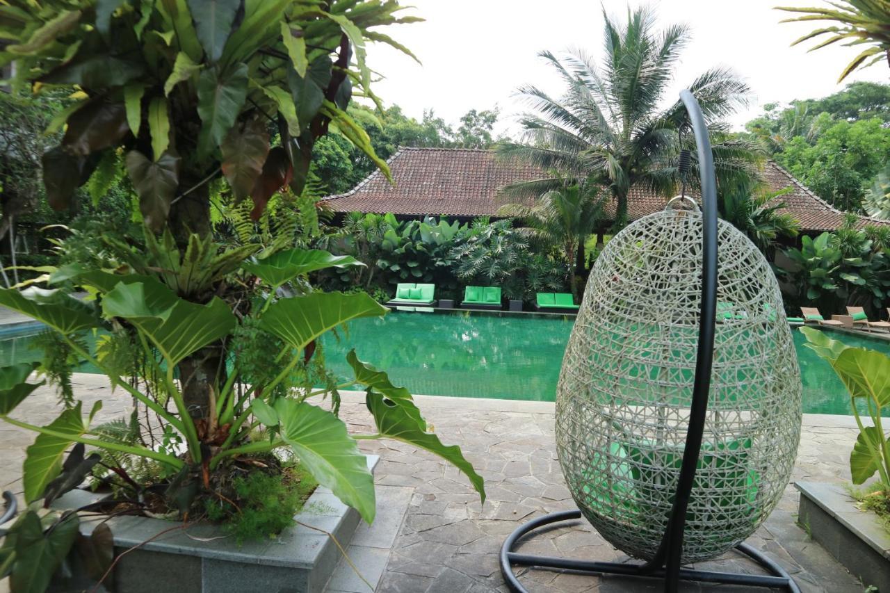 Amanuba Hotel & Resort Rancamaya Bogor Exteriör bild