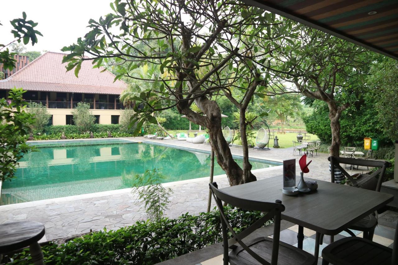 Amanuba Hotel & Resort Rancamaya Bogor Exteriör bild
