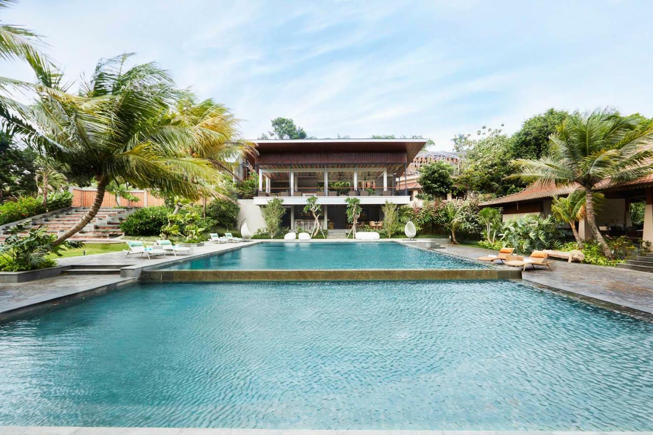 Amanuba Hotel & Resort Rancamaya Bogor Exteriör bild
