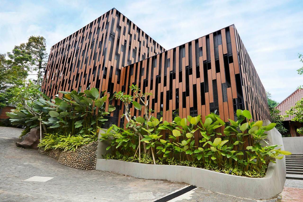 Amanuba Hotel & Resort Rancamaya Bogor Exteriör bild