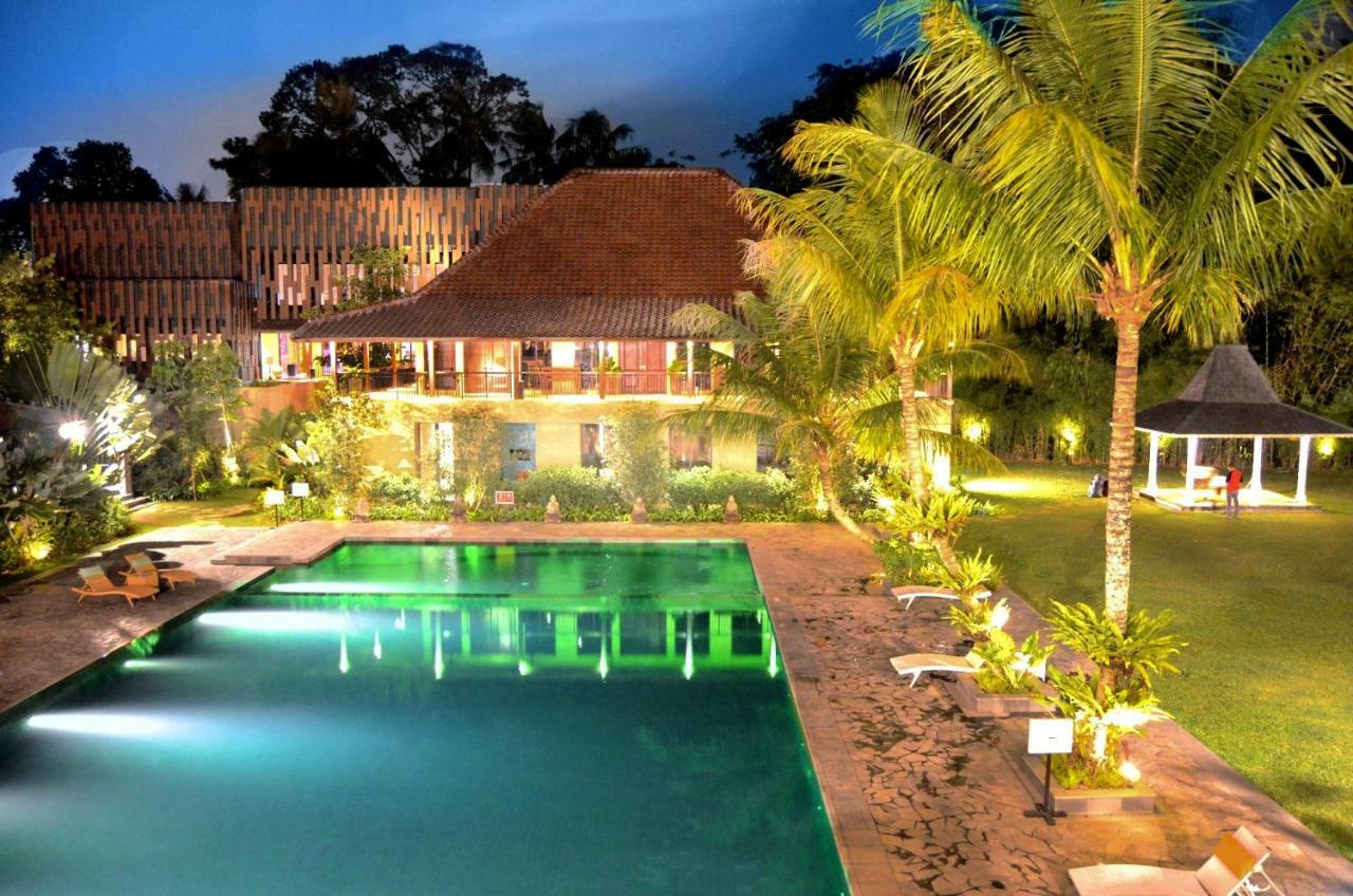 Amanuba Hotel & Resort Rancamaya Bogor Exteriör bild